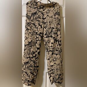 Nine West Black and Tan Flower Patterned Pants